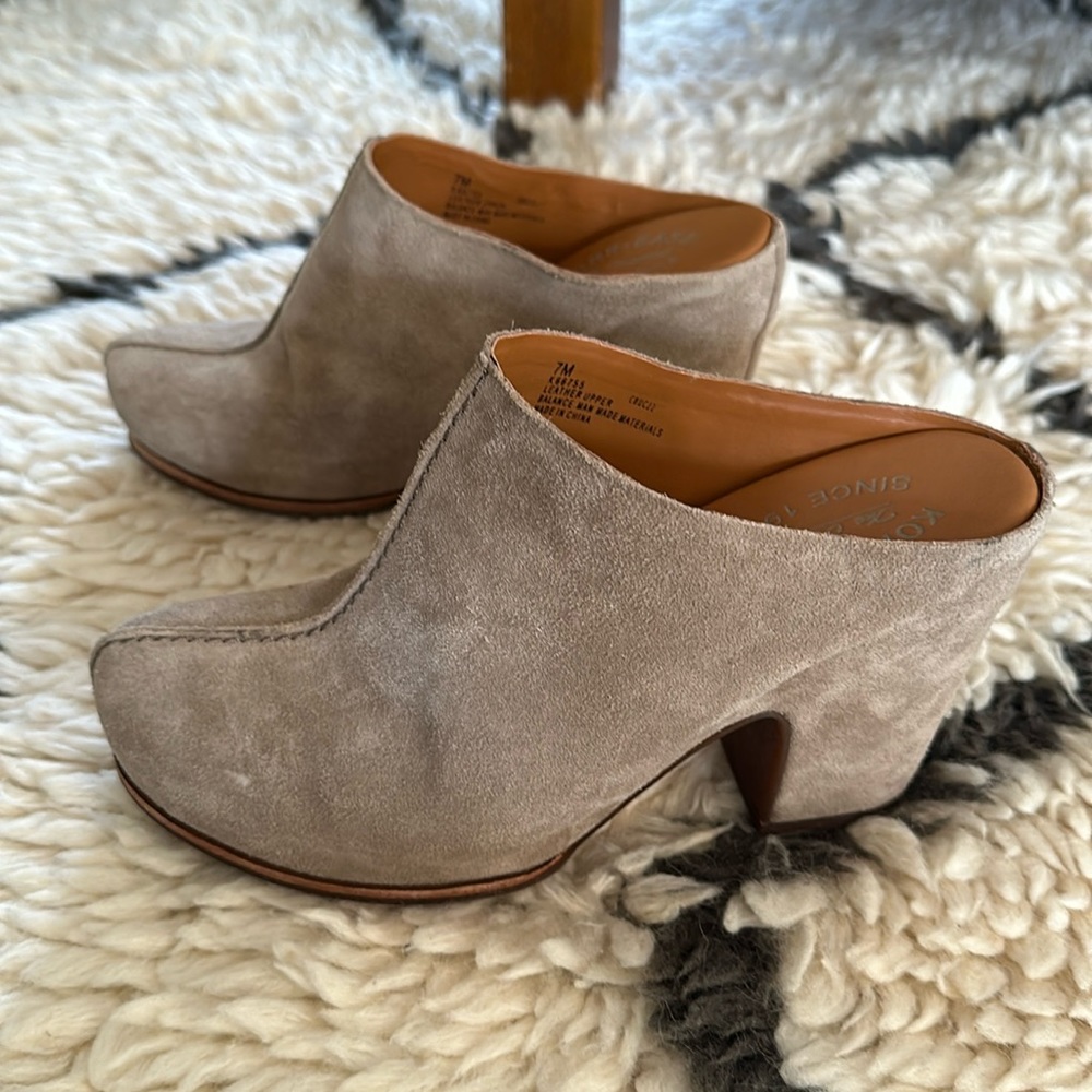 Kork Ease | Sagano Taupe Suede Clog Mule Size 7